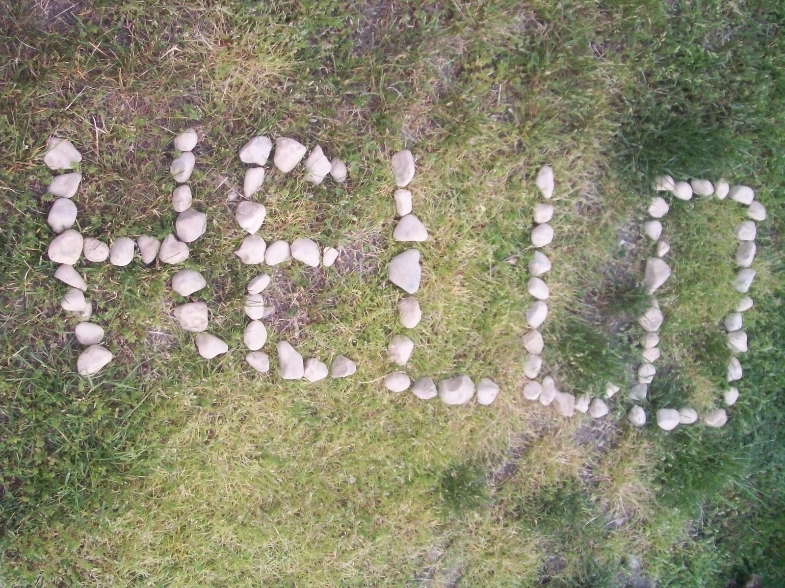 [hello+in+stones.jpg]
