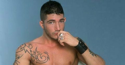 gay boy looking for fag in unifor from Leighton v deos de gay hot