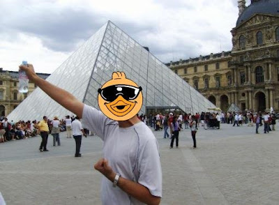 Pato Com Fome No Louvre Pato Com Fome No Louvre