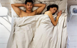 http://4.bp.blogspot.com/_kE4DWqmBYpw/Sqrqyy3ok9I/AAAAAAAABH4/PnCHXPdErXE/s400/dormindo1.jpg