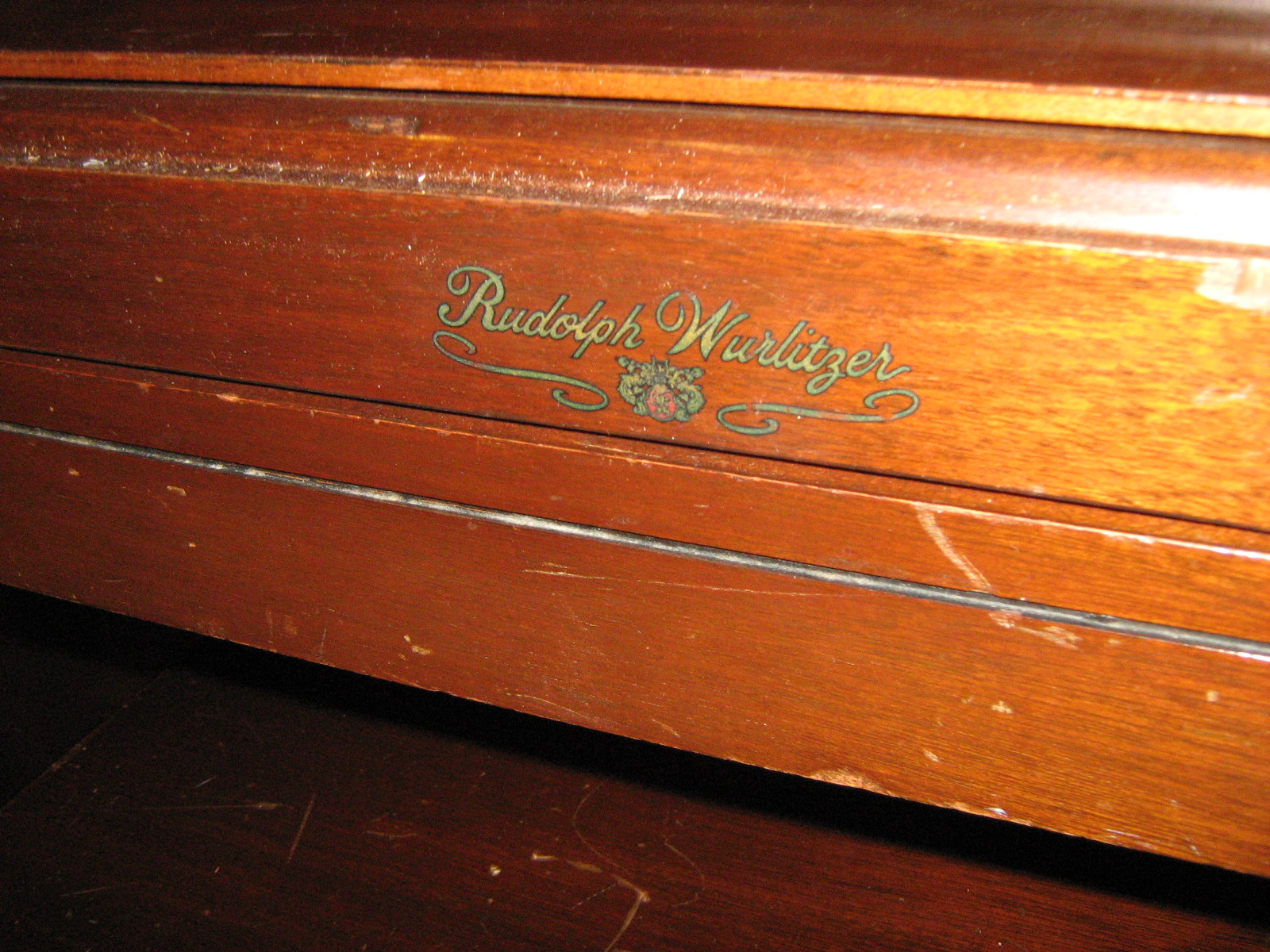 [WurlitzerSpinet2.JPG]
