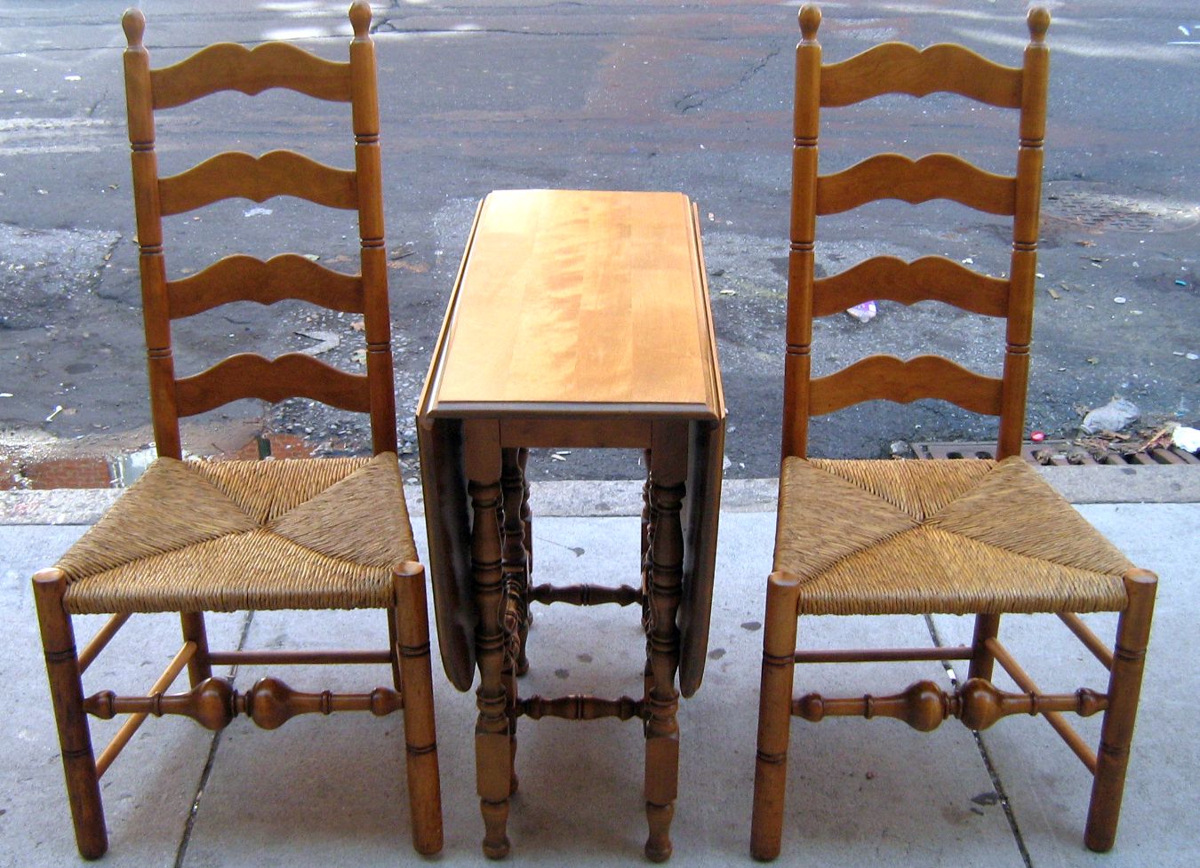 [gateleg+table+and+2+chairs.JPG]
