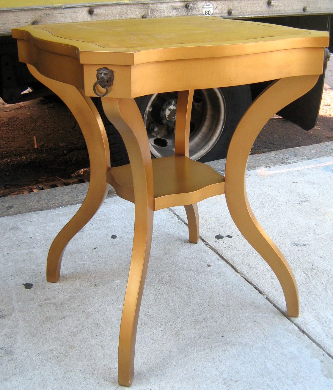 [gold+end+table.JPG]