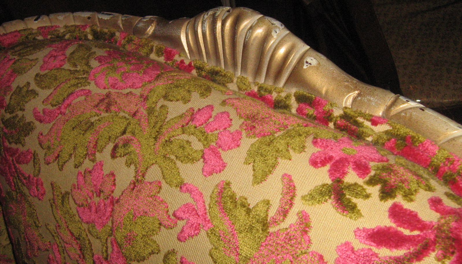 [pink+floral+chair+top.JPG]