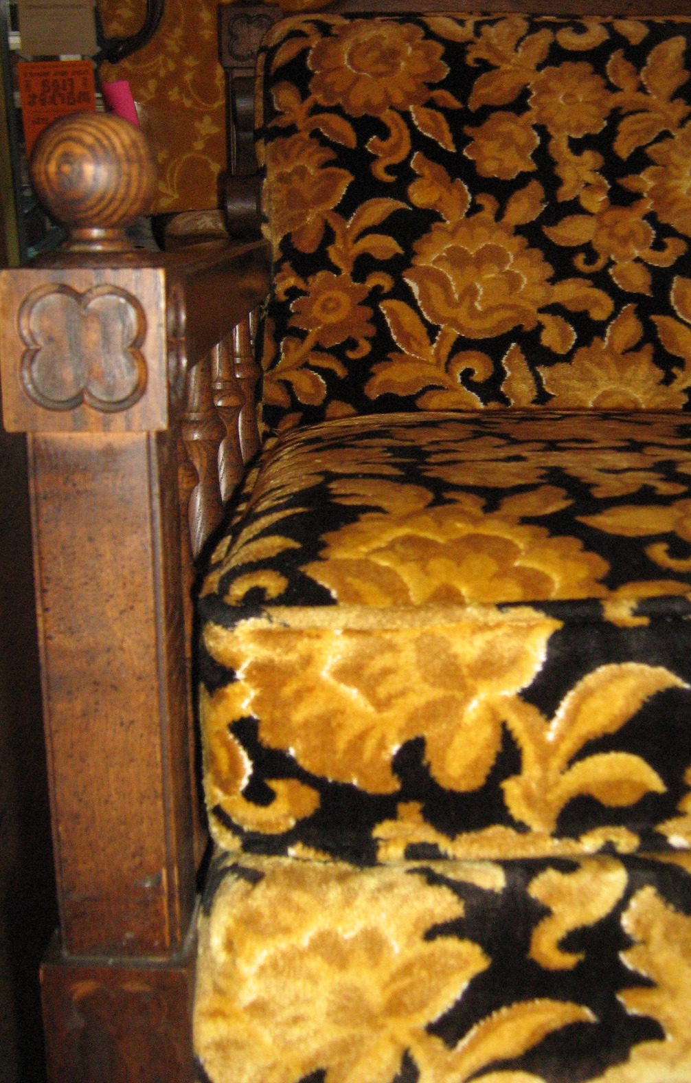 [yellow+couch+close+up.jpg]