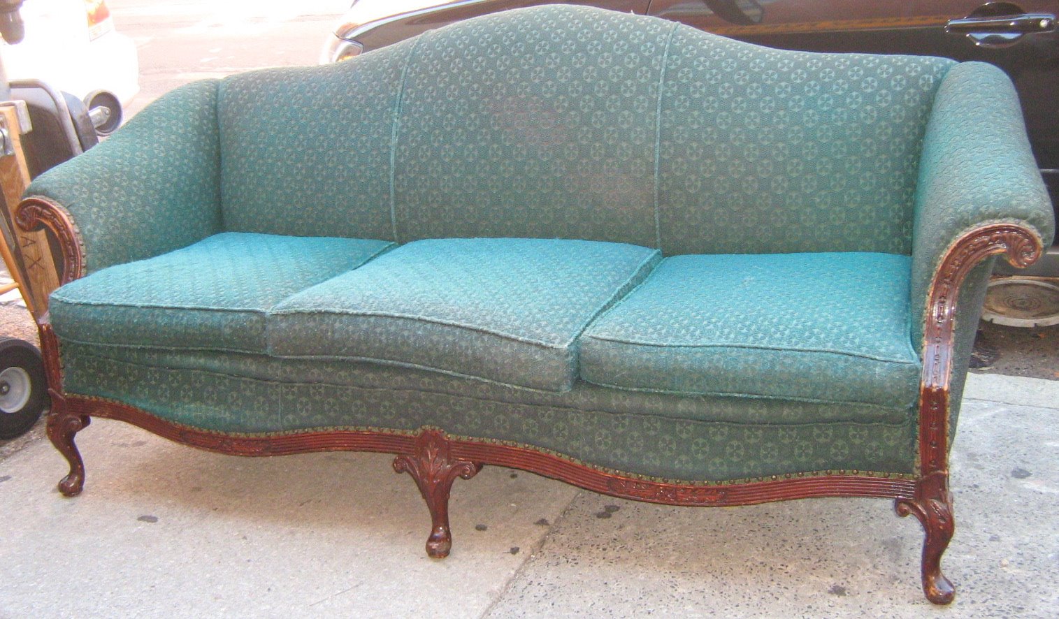 [teal+couch.jpg]