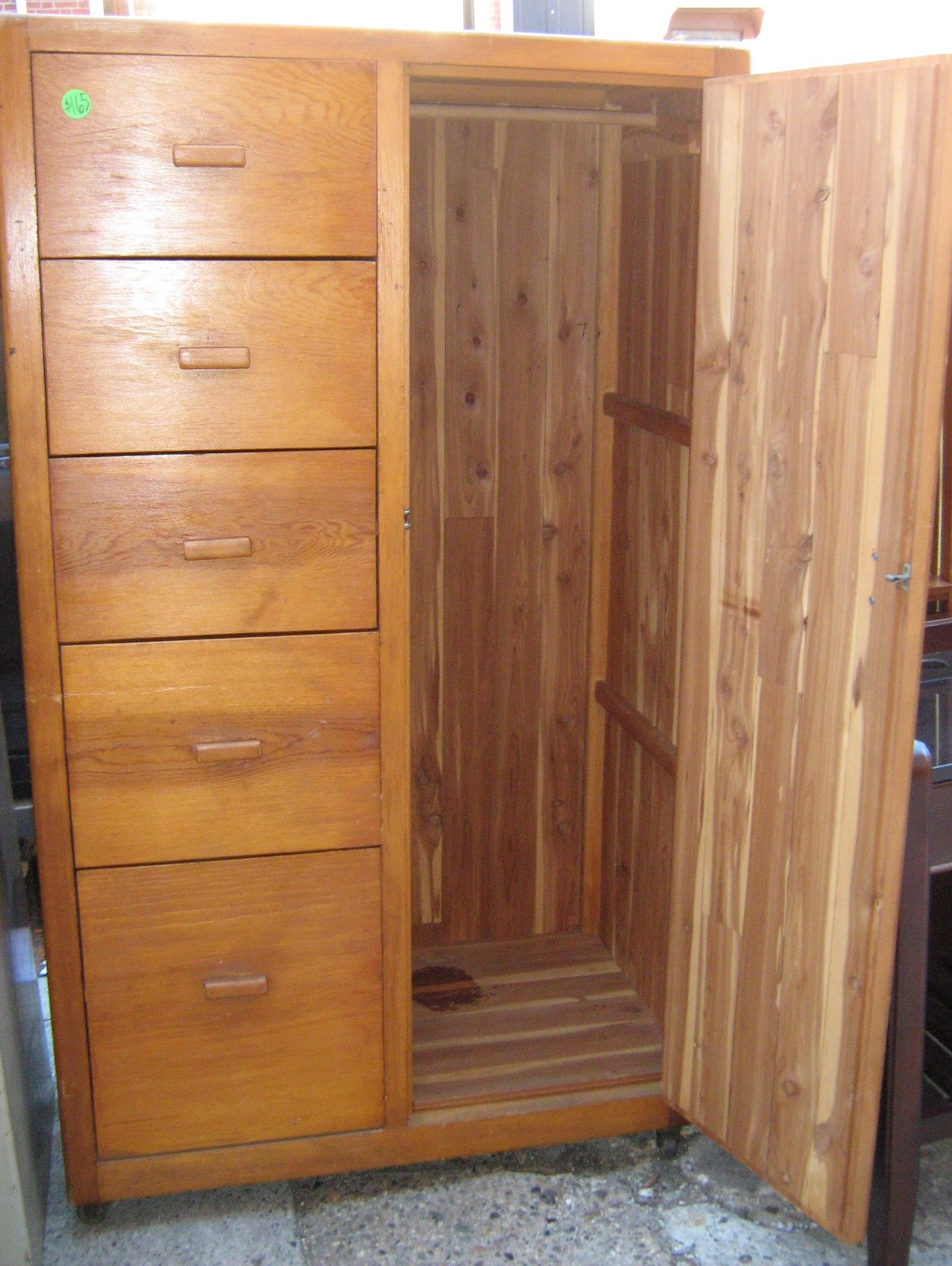 [cedar+chiffarobe+open.jpg]