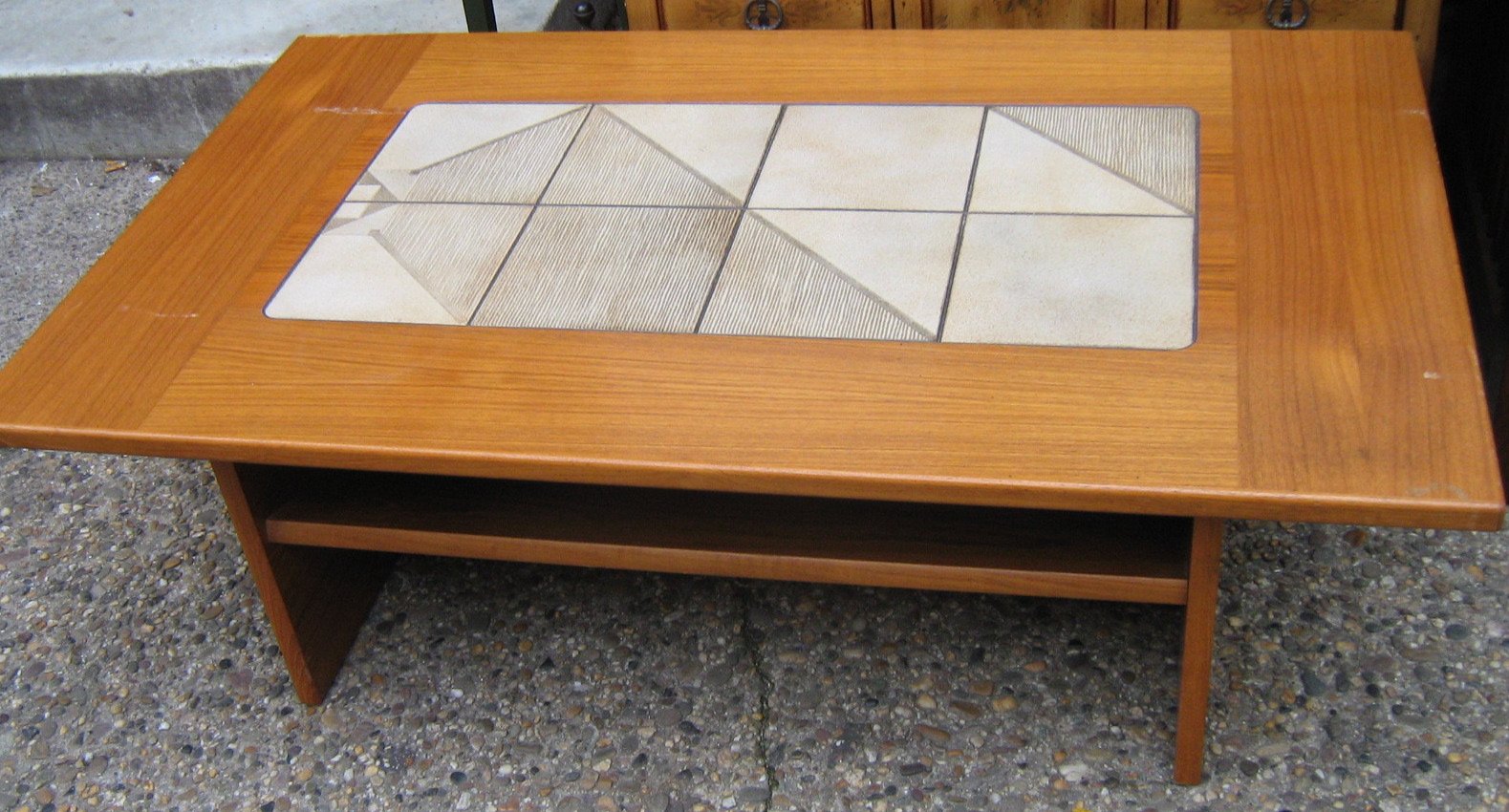 [wood+coffee+table.jpg]