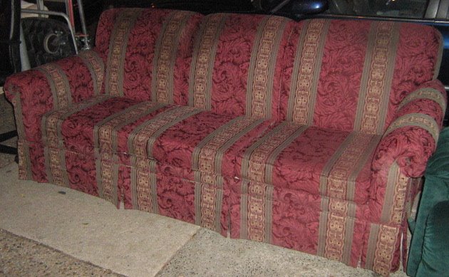 [burgundy+couch.jpg]