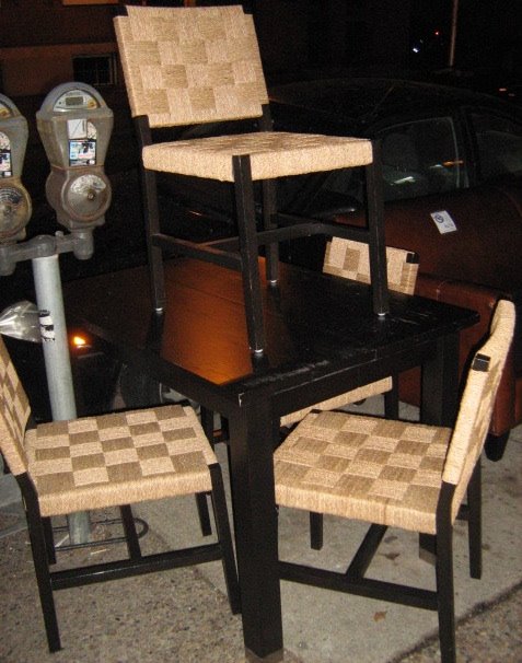 [TABLE+AND+CHAIRS.jpg]