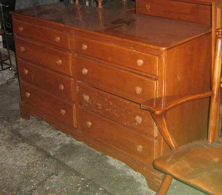 [maple+dresser+2.jpg]