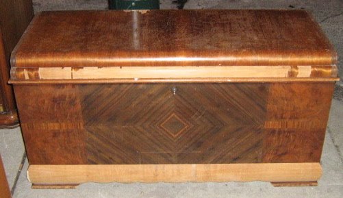 [cedar+chest+closed.jpg]