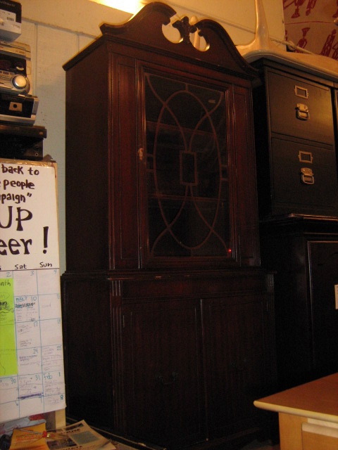 [mahogany+china+cabinet.jpg]