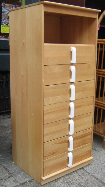 [white+handles+chest.jpg]