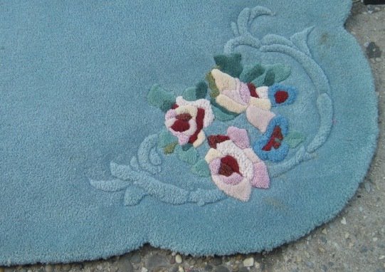 [blue+rug+close.JPG]