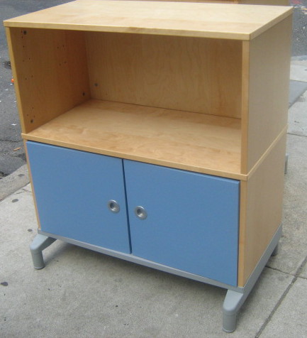 [blue+ikea+thing.jpg]