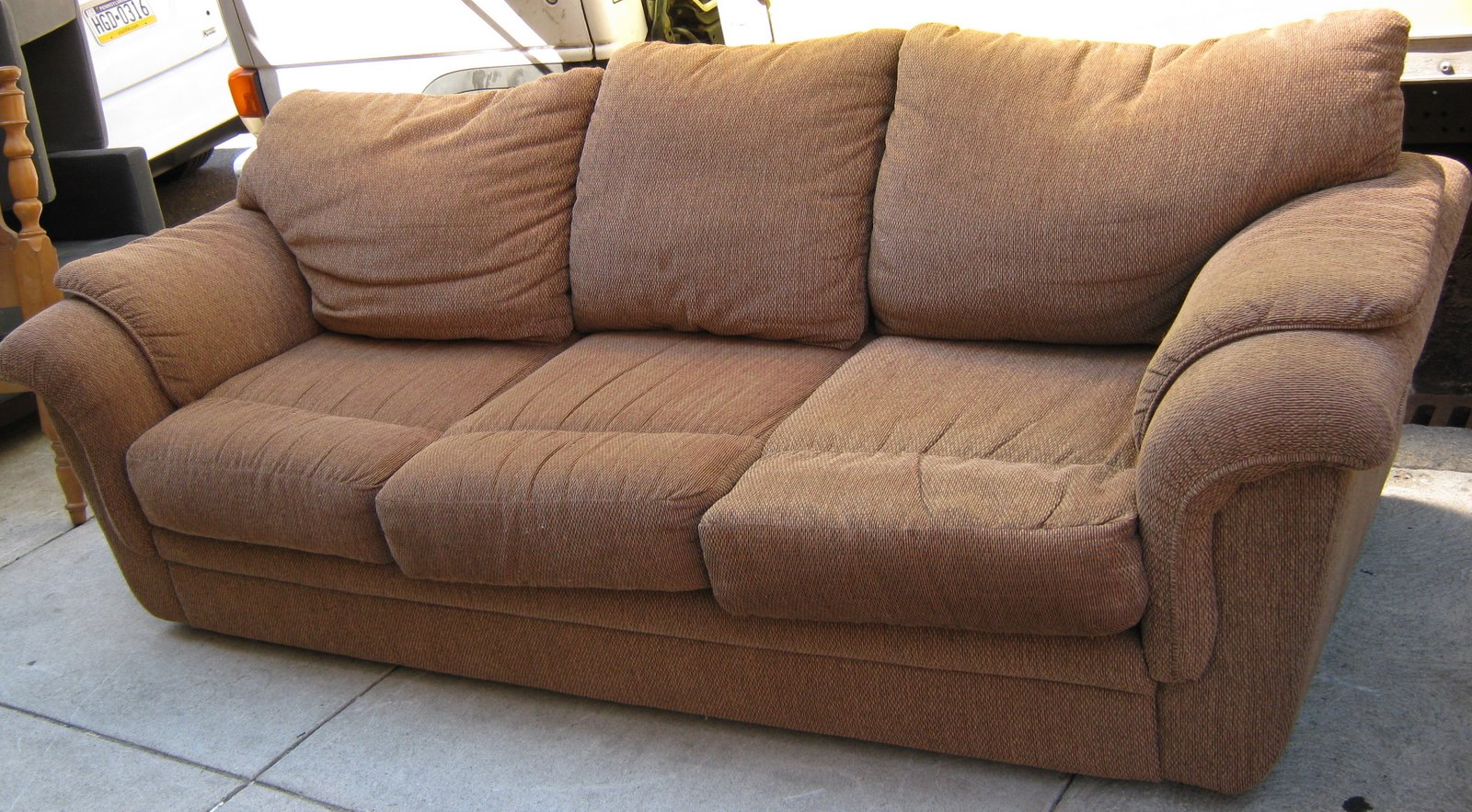 [brown+sofa.jpg]