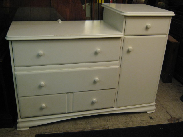 [childs+dresser.jpeg]