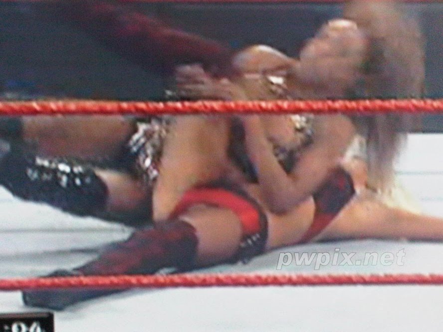 FALLA DE VESTIMENTA DE MARYSE!!