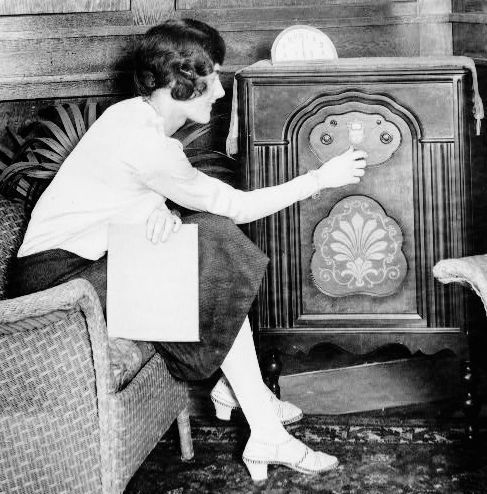 radio entertainment in 1920s Get an answer for 'explain the impact of radio during the roaring twenties entertainment, the radio provided the 1920s, but in time a radio would be in. radio entertainment in 1920s Get an answer for 'explain the impact of radio during the roaring twenties entertainment, the radio provided the 1920s, but in time a radio would be in.