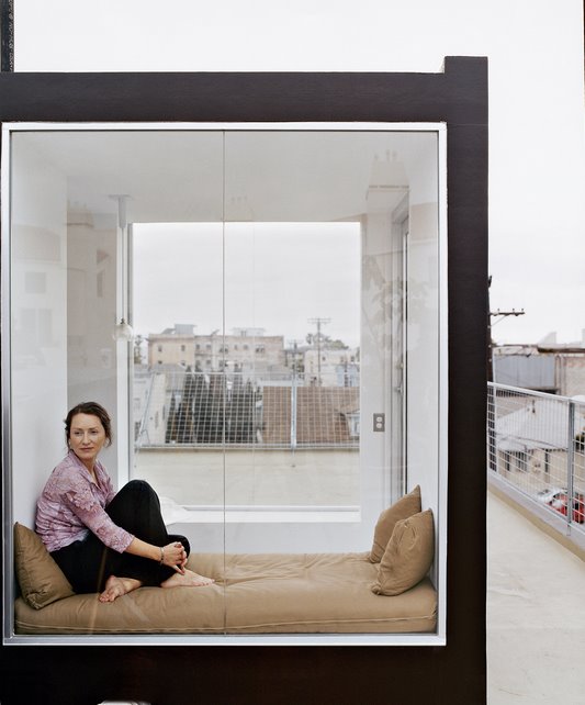 [Dwelloherlihy-residence-glass-enclosure-portrait.jpg]