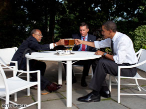 [art.obamabeersummit0731.gi.jpg]