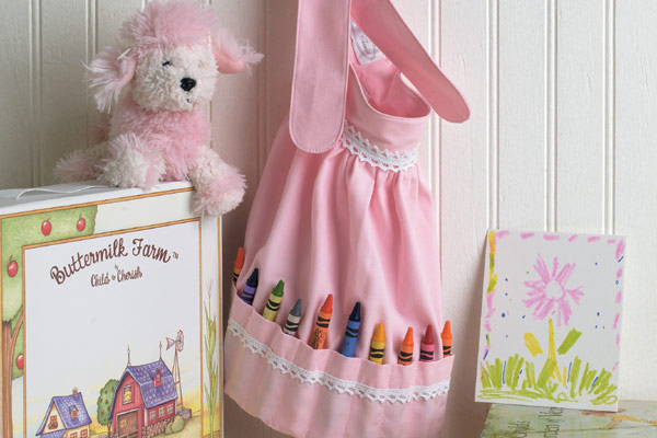 I love crayon aprons....I'm going to try my hand at these soon!