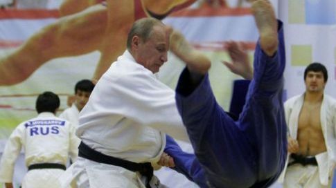 http://4.bp.blogspot.com/_kLXq5EprFcQ/TRjVkGU_8DI/AAAAAAAAANs/ME6JBRuAYlw/s1600/putin+judo.jpg