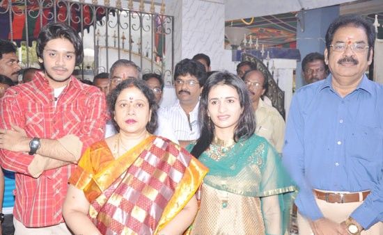 [Naane-Ennul-Illai-Movie-Launch-06.jpg]