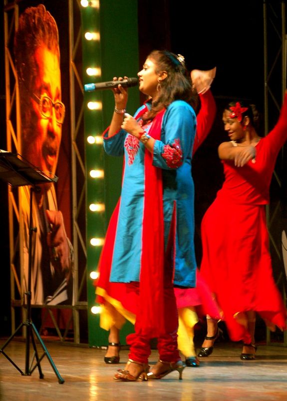http://4.bp.blogspot.com/_kLvzpyZm7zM/S7CFiwi61YI/AAAAAAAAIfM/GHm0S6mAGfk/s1600/Jaya-Tv-Hariudan-Naan-Event-Stills-06.jpg