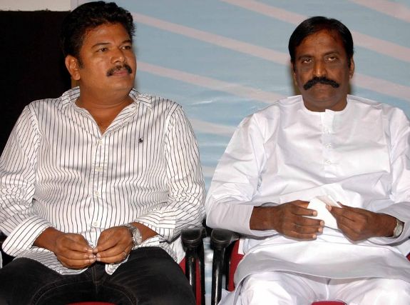 http://4.bp.blogspot.com/_kLvzpyZm7zM/S8M1TEEWx3I/AAAAAAAAJbk/qHlAiNdC10A/s1600/ambasamuthiram-ambani-audio-launch-06.jpg
