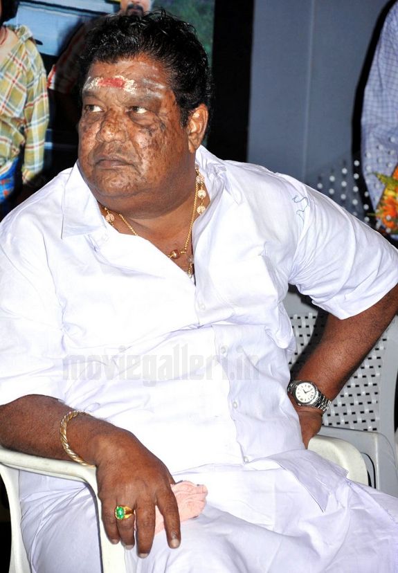 http://4.bp.blogspot.com/_kLvzpyZm7zM/S9UlPMHwyzI/AAAAAAAAKdU/95uUGYkqS_o/s1600/Kathiri-Veyil-Audio-Launch-stills-03.jpg