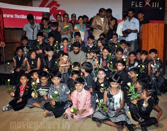 http://4.bp.blogspot.com/_kLvzpyZm7zM/S9aIvsXZEiI/AAAAAAAAKn0/CbvsIaT_mOE/s1600/vasanth-flexiiimodels-wbsite-launch-stills-04.jpg