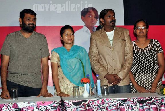 http://4.bp.blogspot.com/_kLvzpyZm7zM/S9aIwqxpBhI/AAAAAAAAKoE/UO4NJt2oOSM/s1600/vasanth-flexiiimodels-wbsite-launch-stills-02.jpg