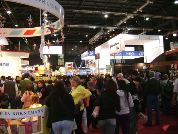 [080512+EV+Feria+Libro.JPG]