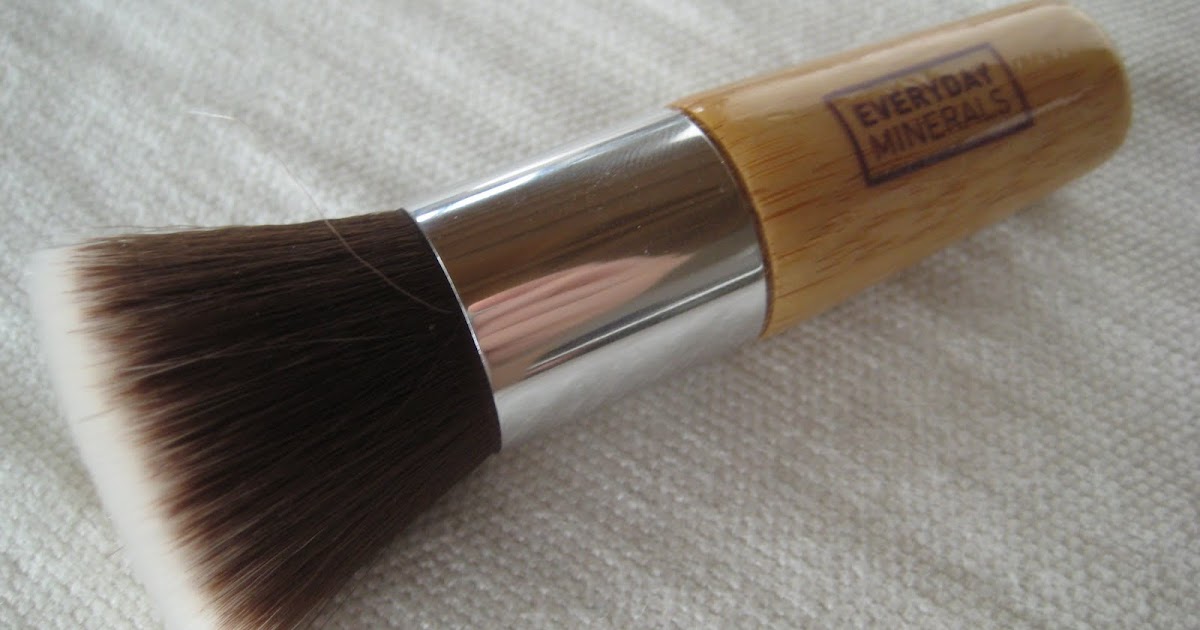 Flat Top vs Kabuki (Mineral Makeup Brushes) Venusian*Glow