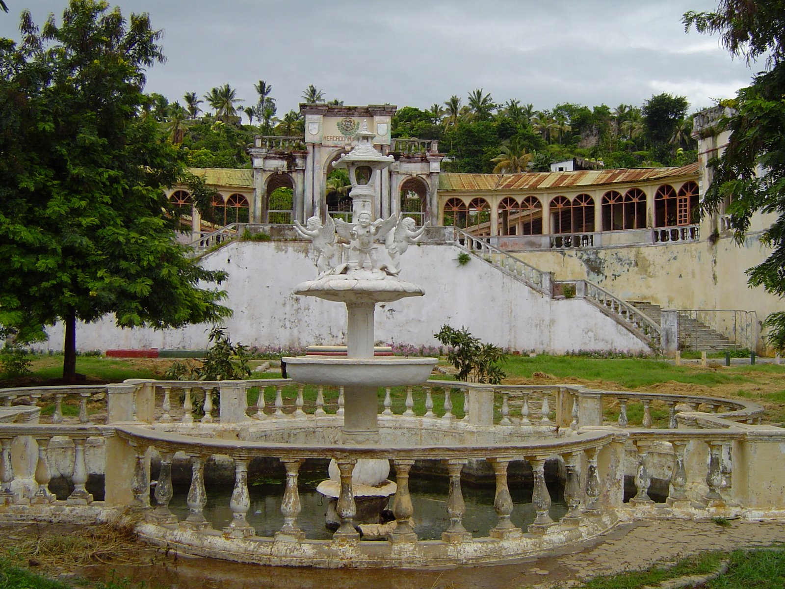 [Mercado2-753532.JPG]