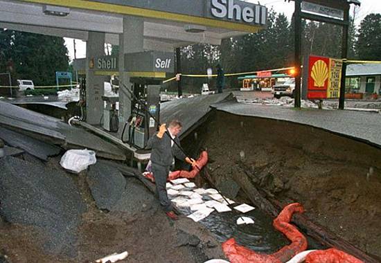 Sinkholes Around the World (25 pics) ~ Movie Galleriz