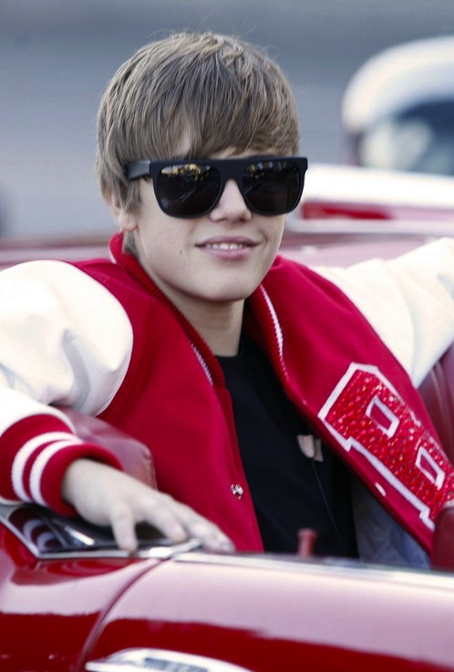 justin bieber glasses black. The glasses are cool but that