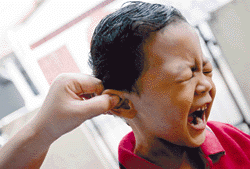 Kekerasan+Pada+Anak-+Anak.+Ilustrasi.gif