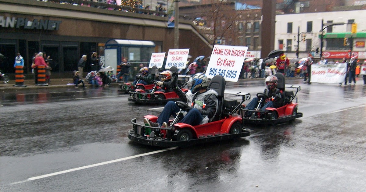 Wilma's blog the Santa Claus Parade in Hamilton, Ontario, Canada