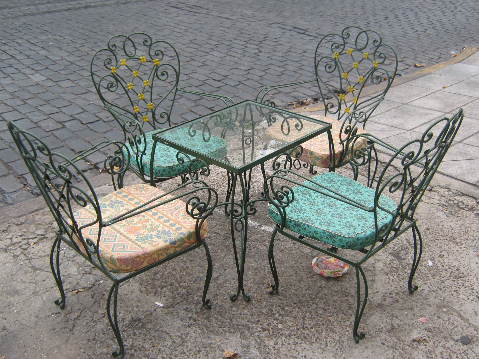 ANTIGUEDADES DEL PARQUE JUEGO DE JARDIN EN HIERRO FORJADO