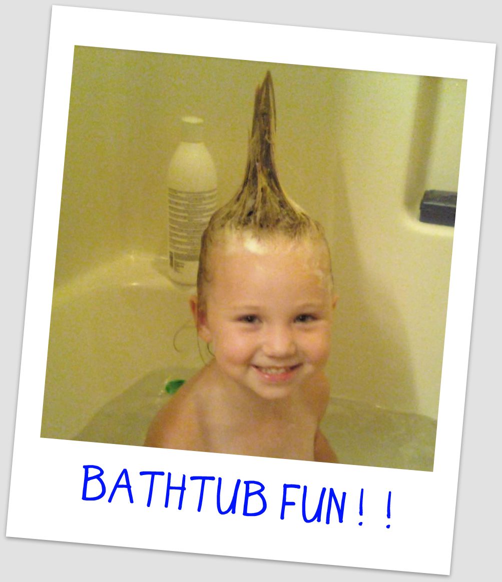 [Bathtub+fun+Hailee.jpg]