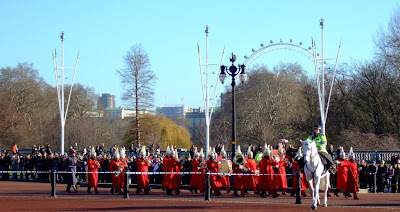 The Guards approach the Palace