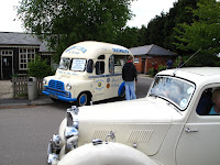 Jack & Molly pass the ice-cream vendor