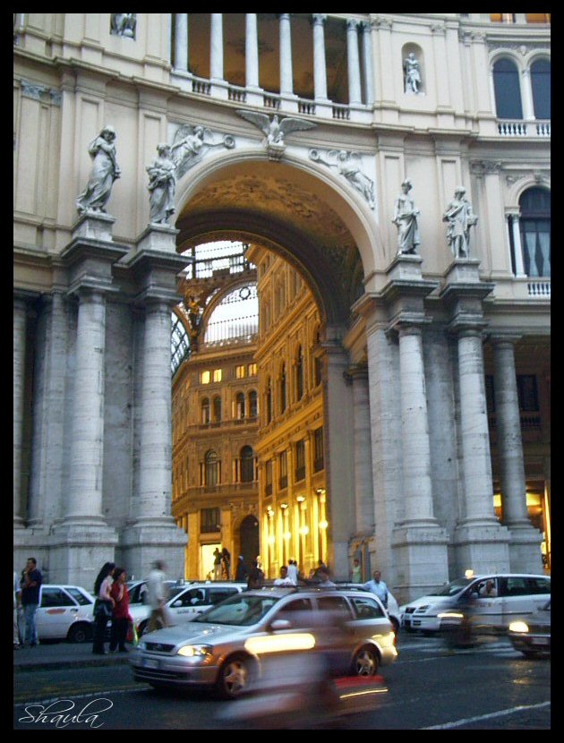 [Napoli___Galleria_Umberto_I_2_by_shaula.jpg]