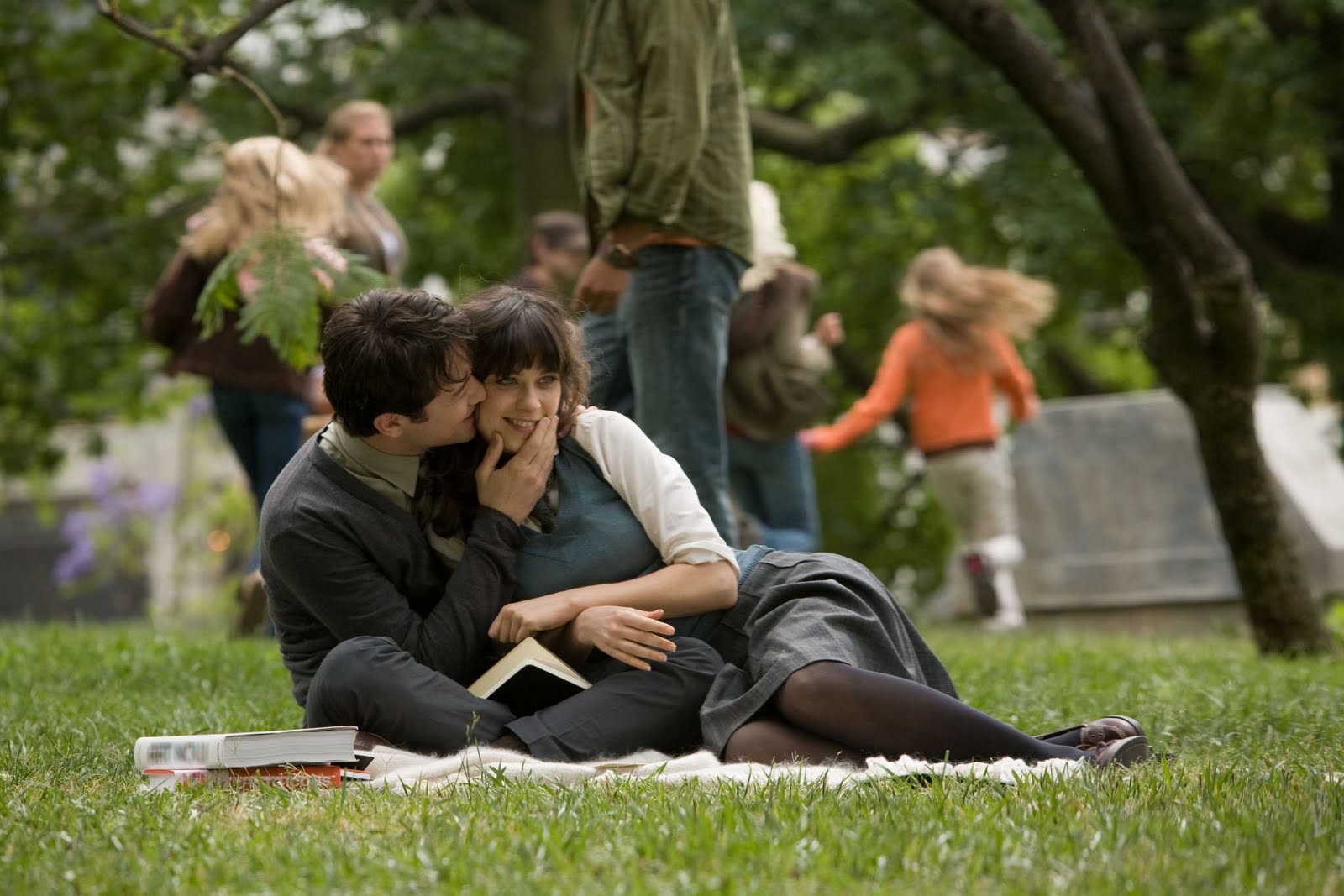 http://4.bp.blogspot.com/_kXMrfqcpNFk/Sw54wSDukWI/AAAAAAAAGyo/FMeDsK7L-4Y/s1600/five-hundred-days-of-summer-002.jpg
