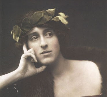 virginia woolf excerpt Which excerpt from virginia woolf's a room of one's own contains an allusion a) she looked at the stage door she wanted to act, she said. virginia woolf excerpt Which excerpt from virginia woolf's a room of one's own contains an allusion a) she looked at the stage door she wanted to act, she said.