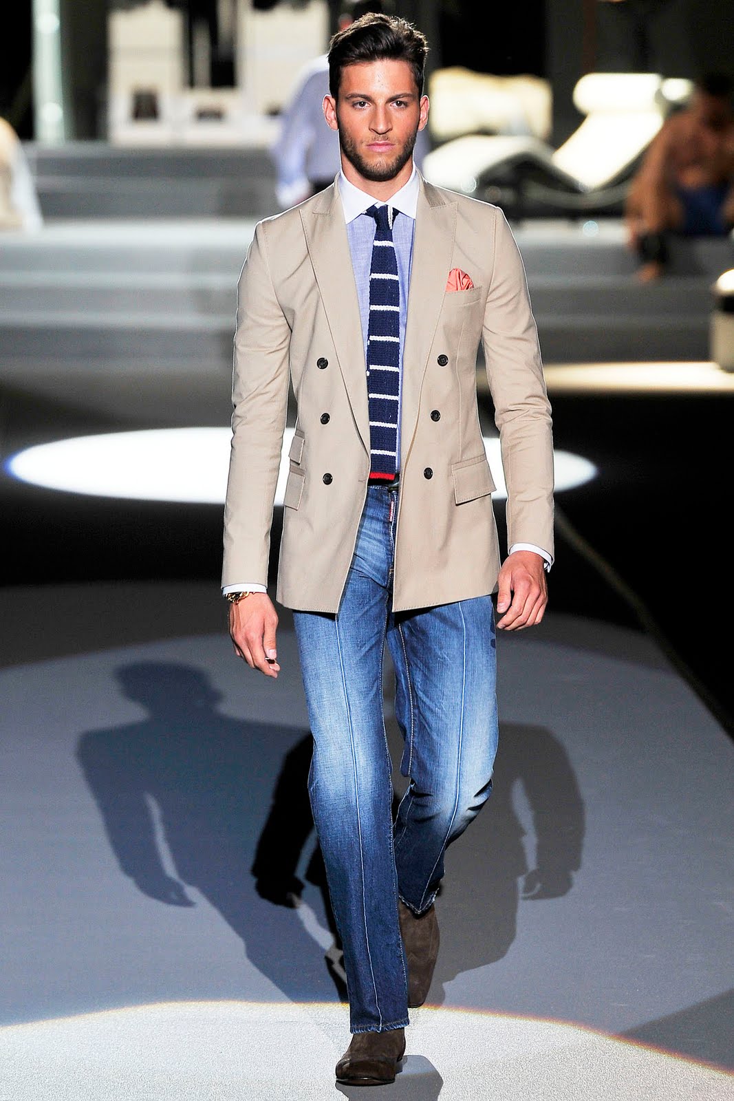 http://4.bp.blogspot.com/_kZgMM0w8S6k/TCEBU8lFfGI/AAAAAAAAHTo/GjLuzoZ49AM/s1600/DSquared2+SS11+-+Twins.jpg