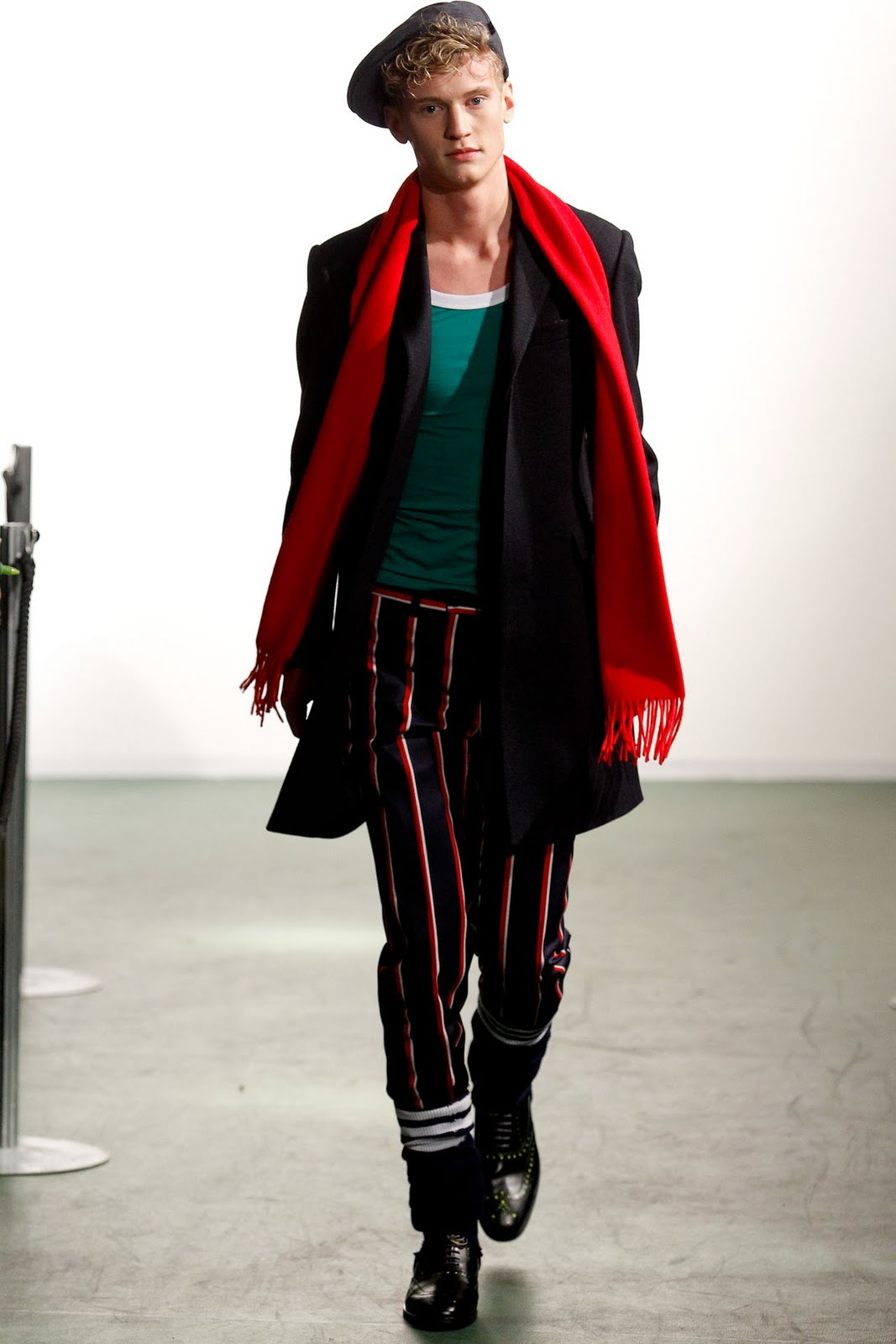 http://4.bp.blogspot.com/_kZgMM0w8S6k/TTXYjeVzaOI/AAAAAAAAJ3s/Bf9dUJpjP-g/s1600/Alexander.jpg